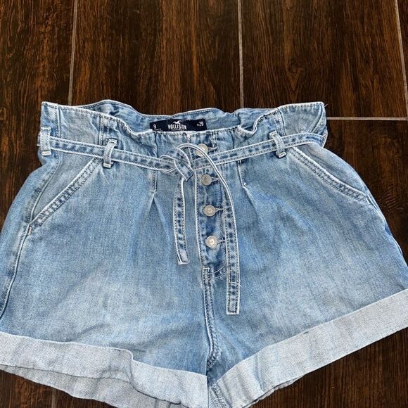 Abercrombie andโFitch/ Hollister Blue Jean Shorts with Paper-Bag Waist - Picture 1 of 7